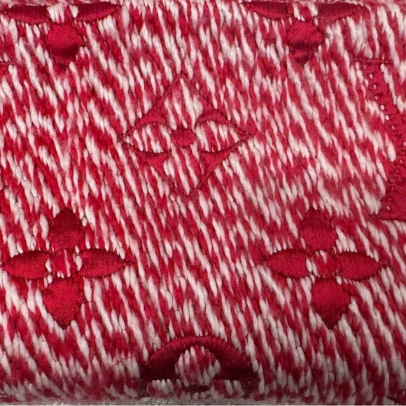 LOUIS VUITTON 
Wool Silk Logomania Mix Scarf Coquelicot unisex silk|wool LV - Picture 3 of 13